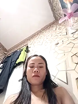 Nika_hot10: διαδικτυακό σόου στην κάμερα