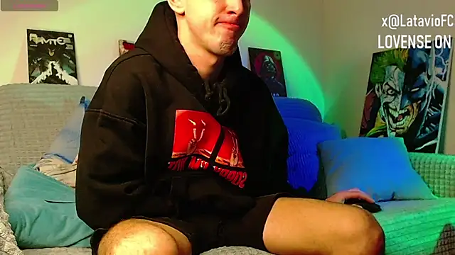 Midnighter_ Show Webcam