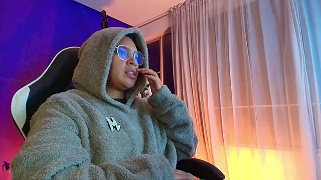 Онлайн чат XXX Emmapark_