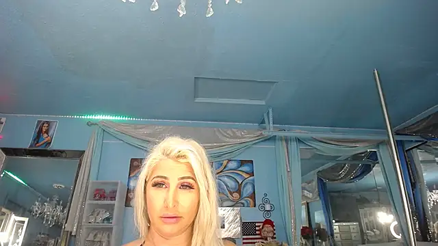 ADRIANNA_FOX 现场XXX聊天