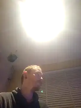 piercingpik Adlı Modelin Canlı XXX Sohbeti