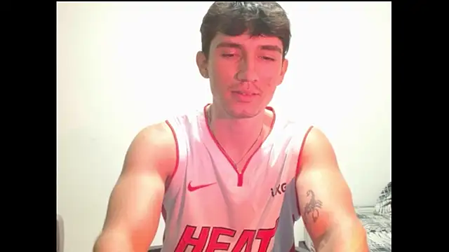 Živý XXX chat ChicoMaloFfF