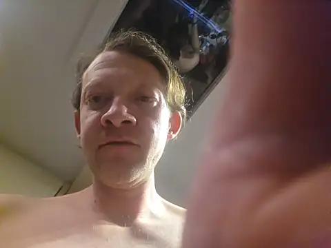 Show modela Ebinator666 na web-kameri