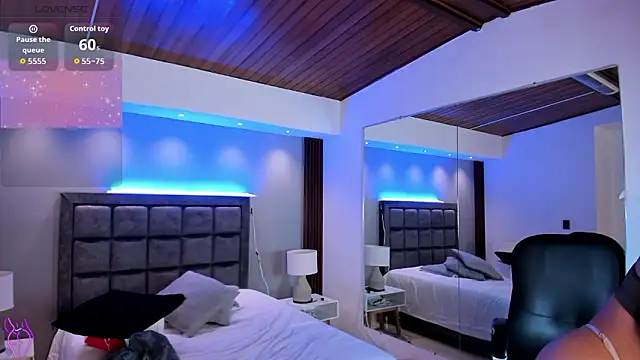 Онлайн чат XXX victoria_mooree