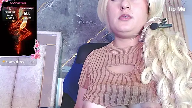 Онлайн чат XXX Hazumi_Tsu