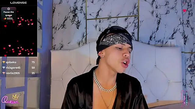 Prince_Apolo Show in webcam