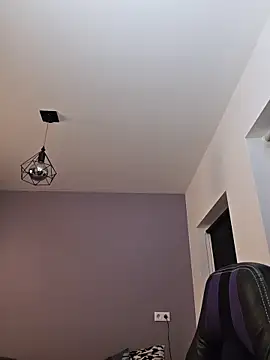 MiaRides19's Live XXX Chat