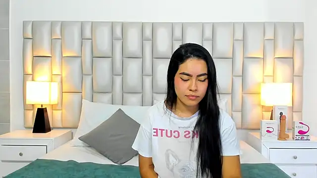 Chat +18 de paola_katy_dicks ao vivo