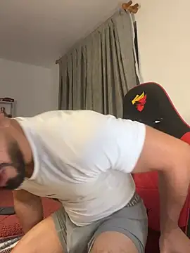 Ezzio_Scolaron Live XXX chat