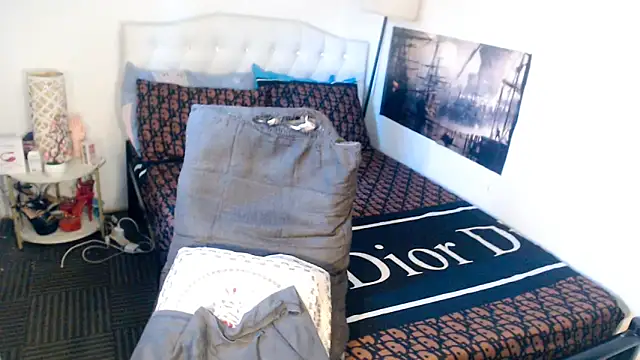 NinaDOM4CUM 即時 XXX 聊天