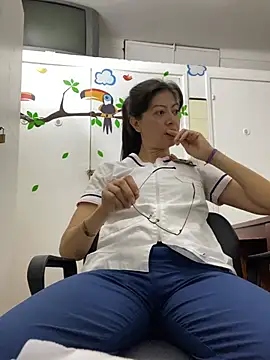 aphrodite_sexy Adlı Modelin Canlı XXX Sohbeti