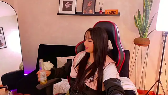 EmmyEvans1 Chat XXX in diretta