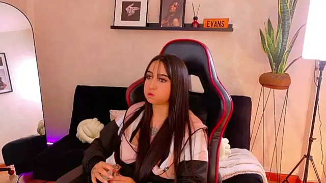 Czat XXX na żywo – EmmyEvans1