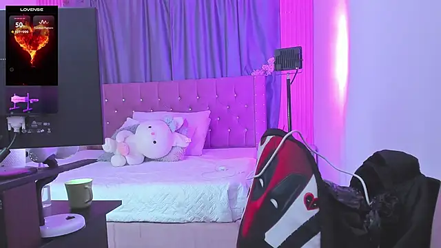 عرض كام Nayla-Mouna