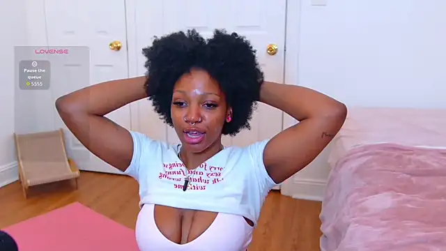 mochamimi élő XXX-chatje