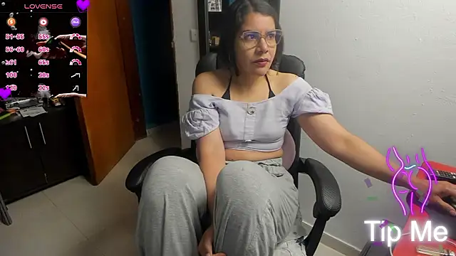 peanut_tangerine élő XXX-chatje