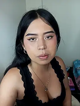 แชท XXX สดของ Emily_Cat18