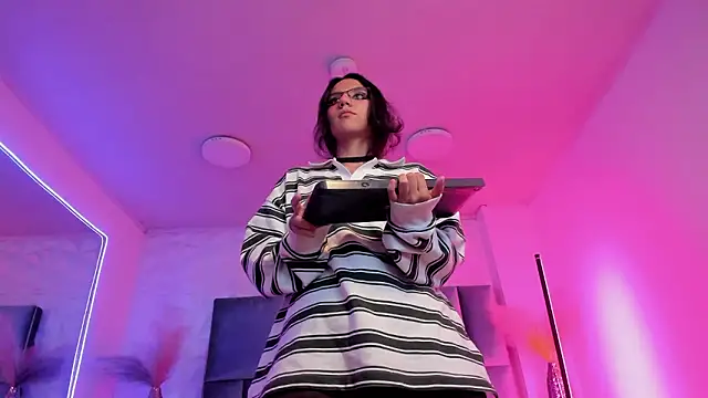 Онлайн чат XXX HollyPeach