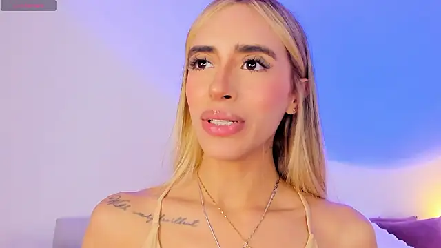 StormiRusso élő XXX-chatje