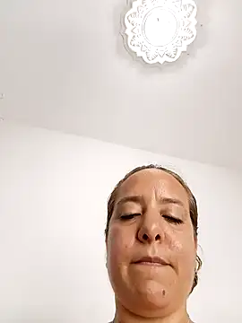 Iivana_19 Chat XXX in diretta