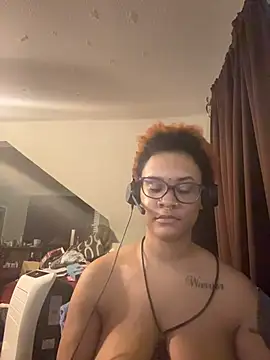 nickytheehawtie élő XXX-chatje