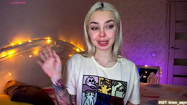 LillyMoure_ élő XXX-chatje