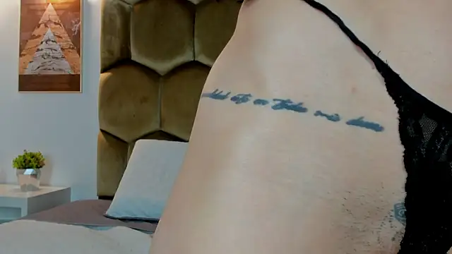 Mia_Reyesjs Live XXX-chat