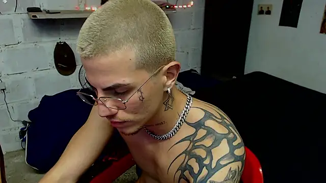 paul-mendezx Show in webcam