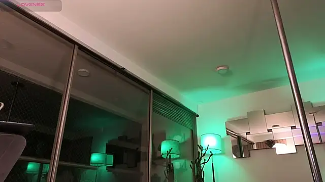 mandi4pole_n Live XXX chat