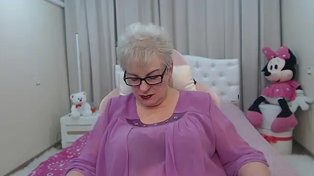 Chat +18 de KayleSmoll ao vivo