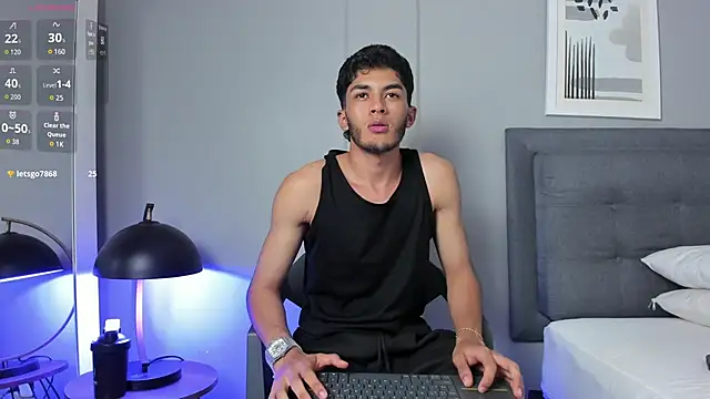 Tylerffoxx 现场XXX聊天