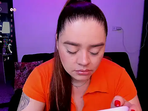 Chatroom XXX en direct de isabella_arias2