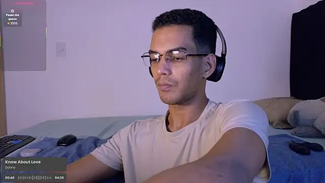 Pikashu7u7 现场XXX聊天