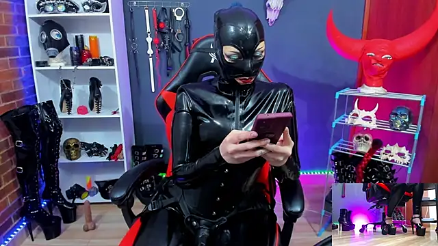 Chatroom XXX en direct de Mistress_Yelena