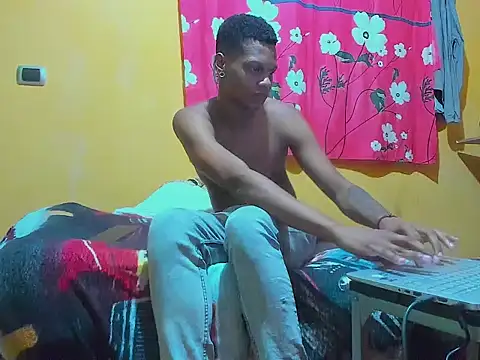 aunstin_farid1 élő XXX-chatje