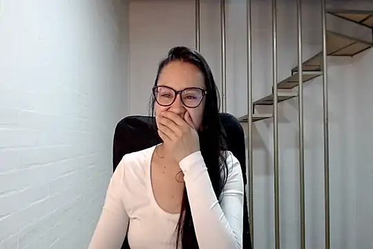 Jessie_Desire Adlı Modelin Canlı XXX Sohbeti