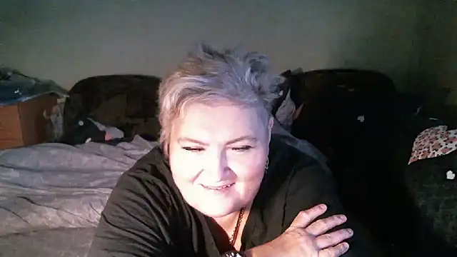 Lana555: онлайн-секс-чат