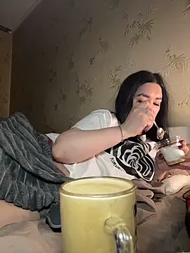 Show de Naughtbaby_2025 na webcam