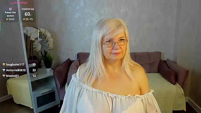 Hella_Fabel 即時 XXX 聊天