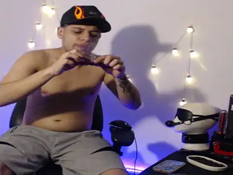 CherryH0ttie Adlı Modelin Canlı XXX Sohbeti