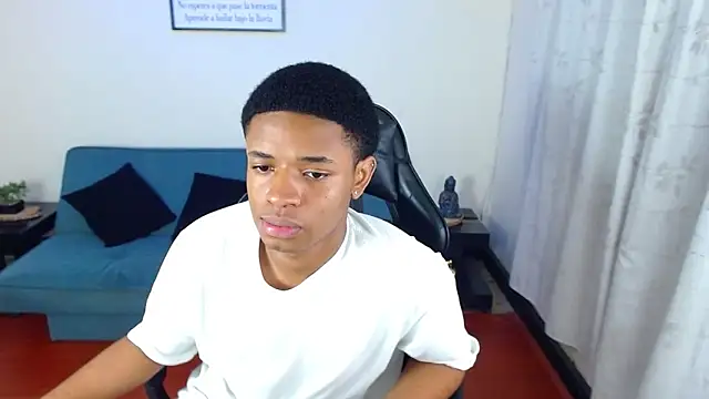 liiam3 Adlı Modelin Canlı XXX Sohbeti