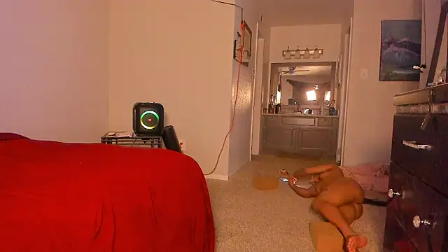 Show modela yiauana na web-kameri