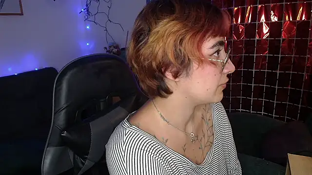 XXX chat uživo modela Miacatsito3