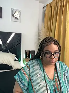 AlahiaFrequency Adlı Modelin Canlı XXX Sohbeti