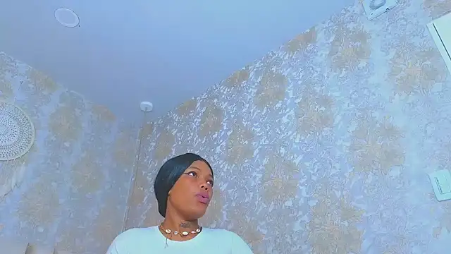 CrystalBrooke3x: онлайн-секс-чат