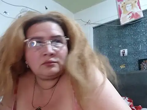 Perla1981-- Live XXX-chat