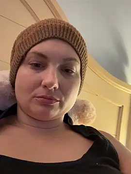 MilfyMrsRobinson's Live XXX Chat