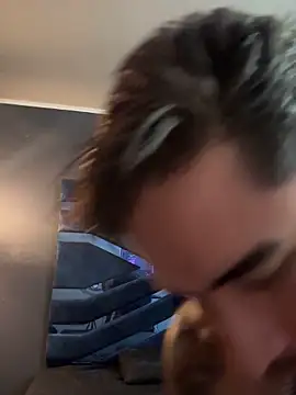 Brad_Summer Pertunjukan Webcam