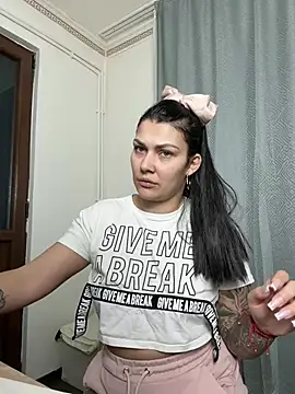 MiaKiittyyのライブXXXチャット