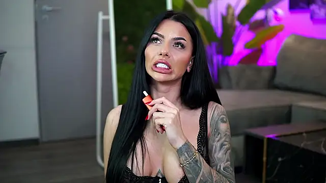 Chat +18 de Ivy_Trix ao vivo